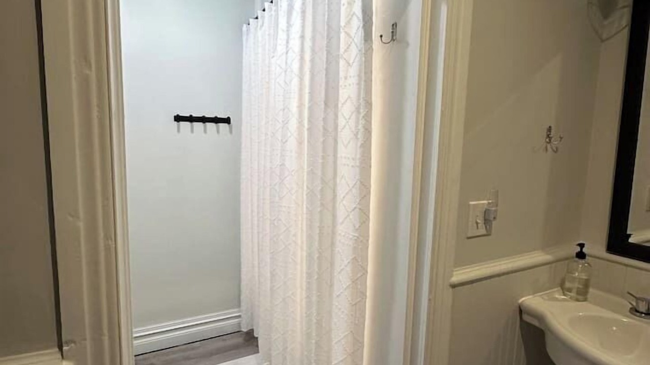 Photo of Bathroom in New Oxford