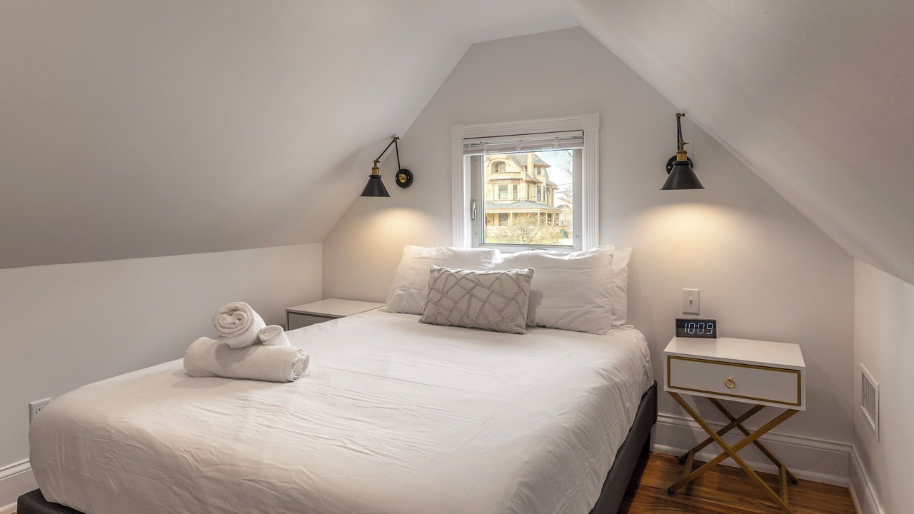 Photo of Bedroom in Walnut Hills