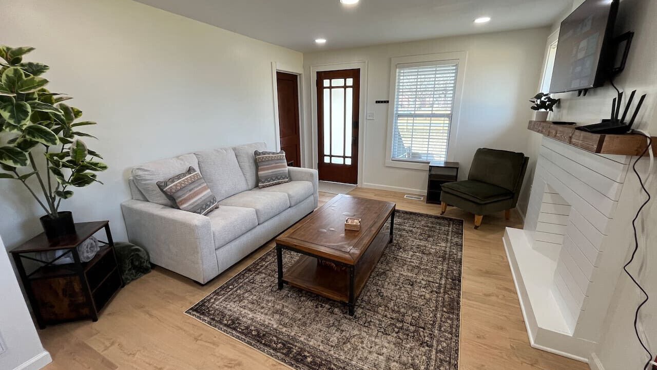 Photo of Livingroom in Johnson City