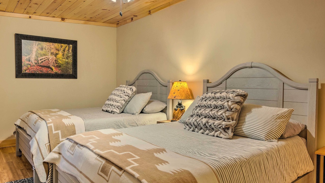 Photo of Bedroom in Skyland