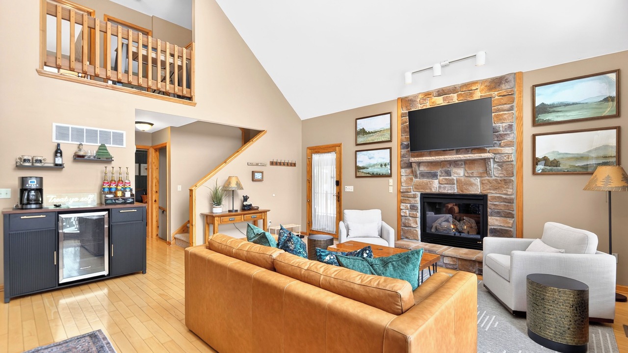 Photo of Livingroom in McHenry