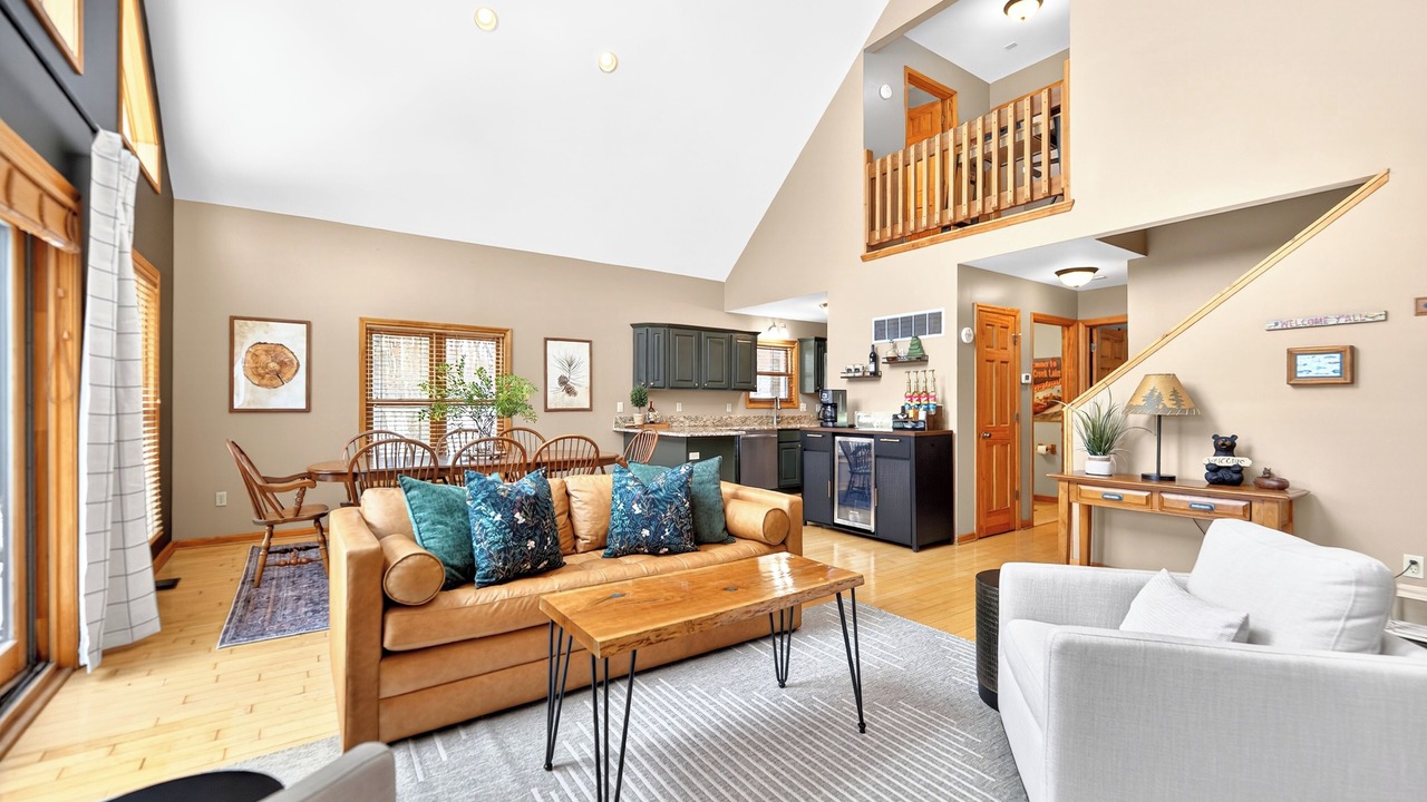 Photo of Livingroom in McHenry