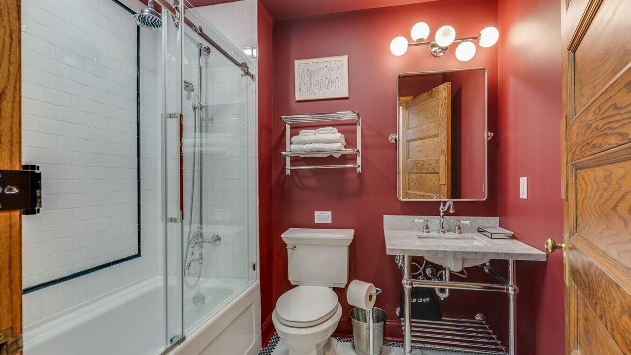 Photo of Bathroom in Elizabethton