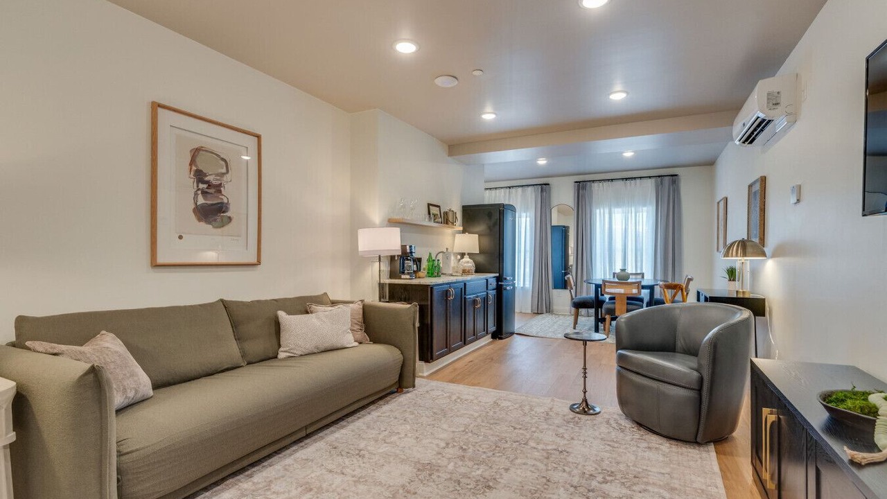 Photo of Livingroom in Elizabethton