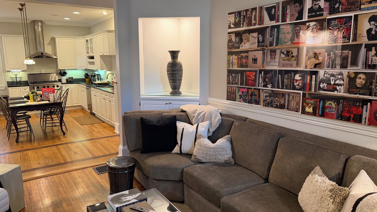 Photo of Livingroom in Charlotte Center City