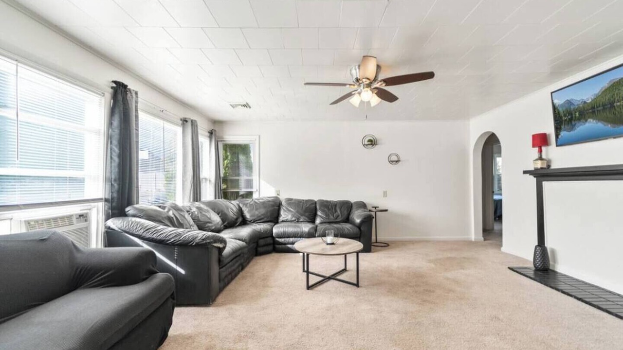 Photo of Livingroom in Marlinton