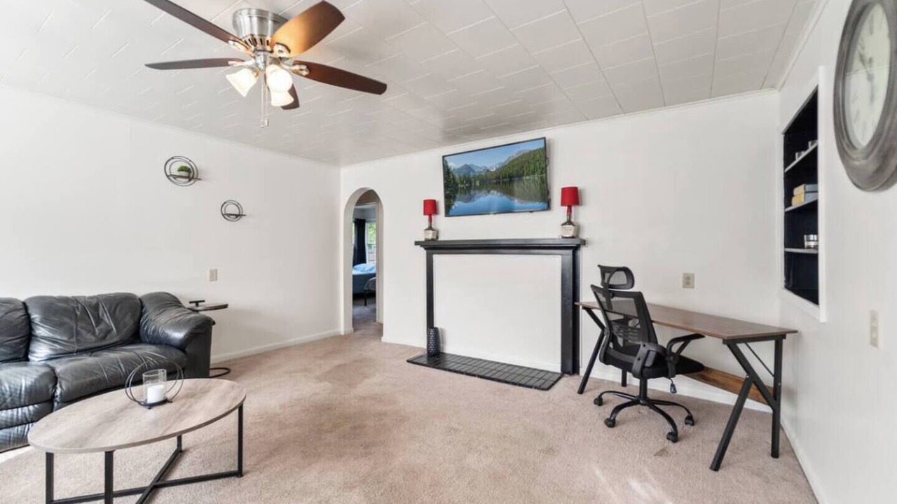 Photo of Livingroom in Marlinton