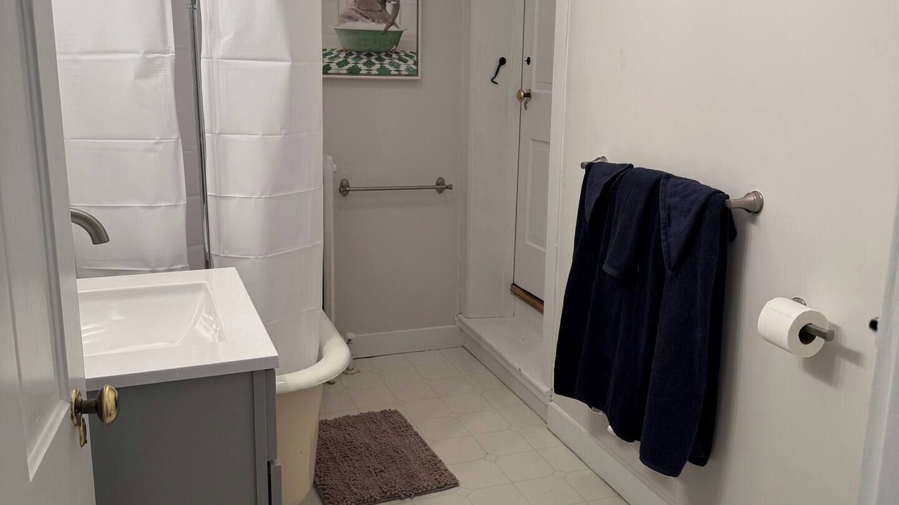 Photo of Bathroom in Gettysburg