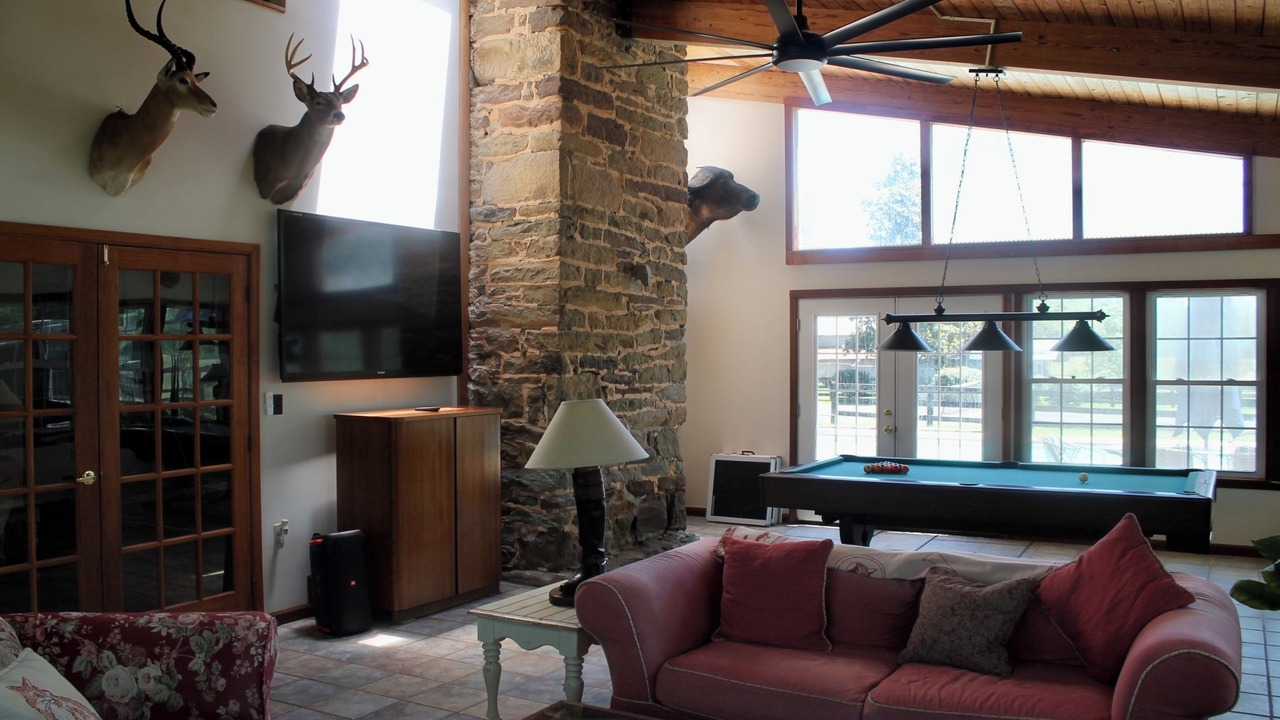 Photo of Livingroom in Calverton