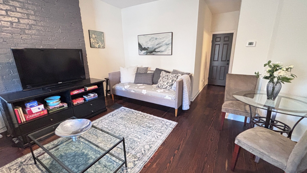 Photo of Livingroom in Columbia-Tusculum