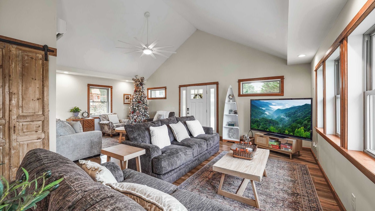 Photo of Livingroom in Dandridge