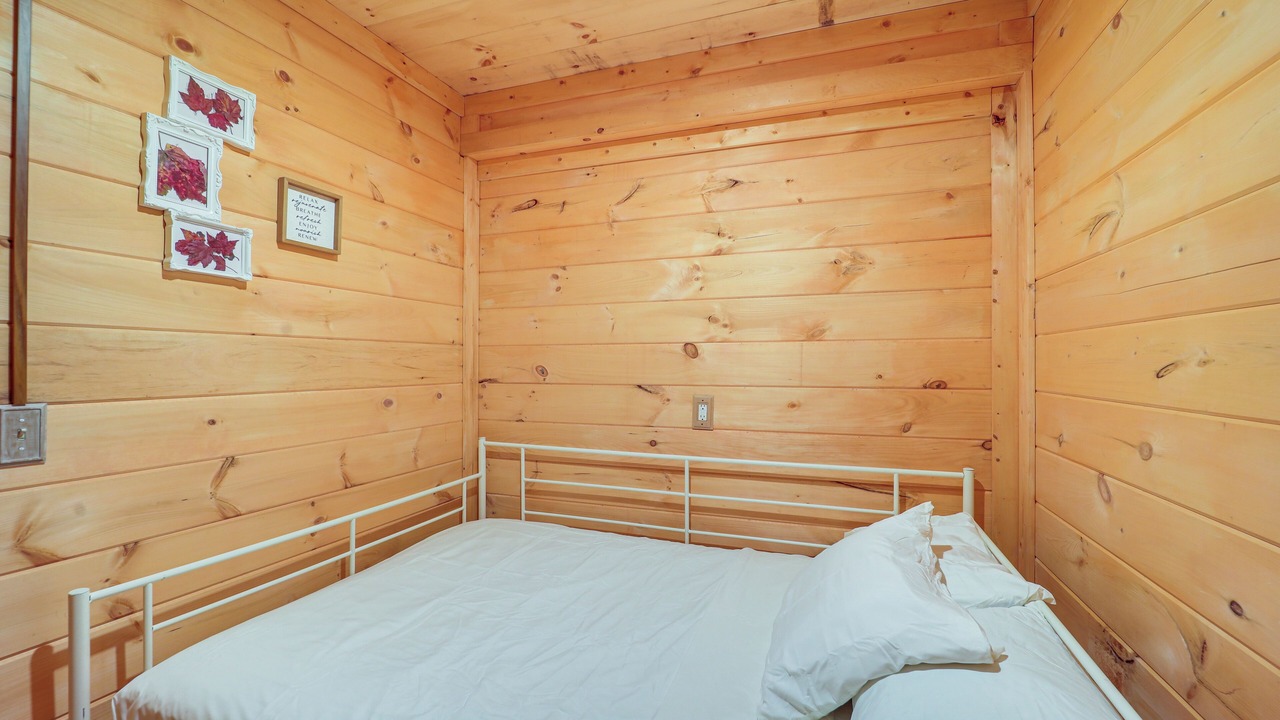 Photo of Bedroom in Mountain City