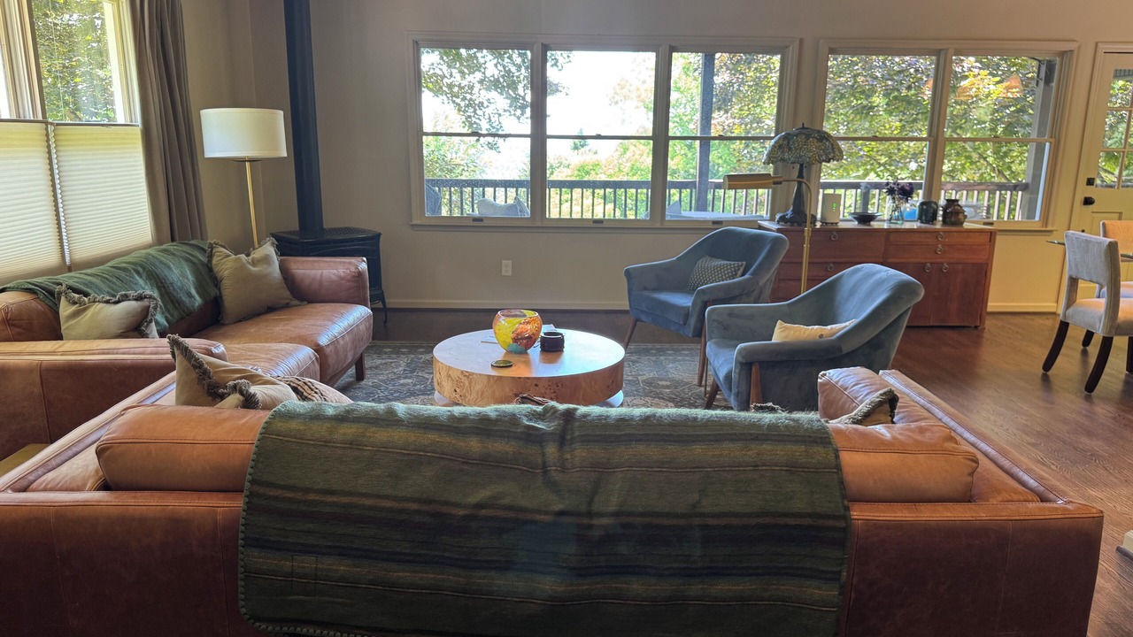 Photo of Livingroom in Fairview