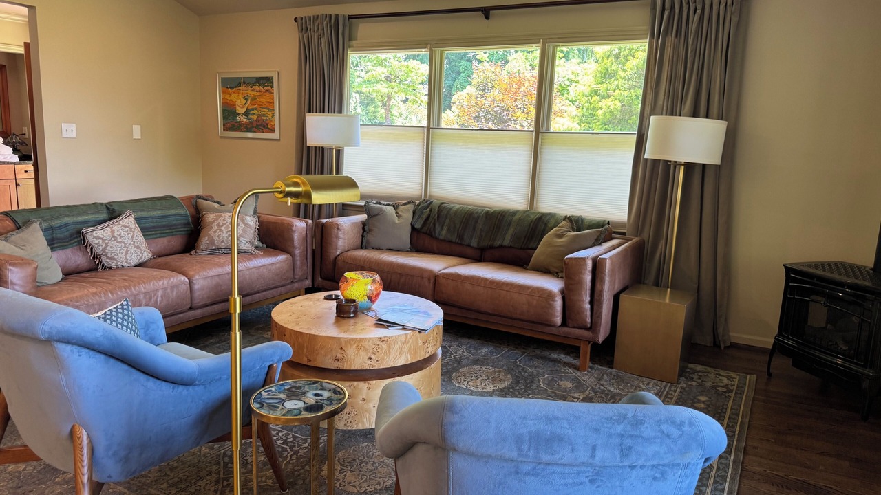 Photo of Livingroom in Fairview