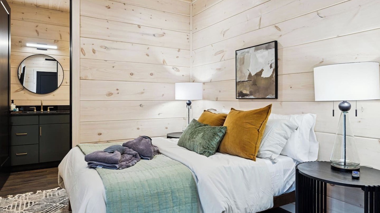 Photo of Bedroom in Pittman Center