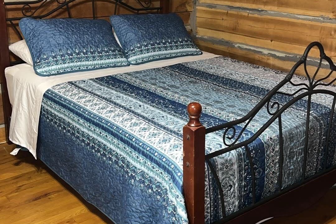 Photo of Bedroom in Frenchburg