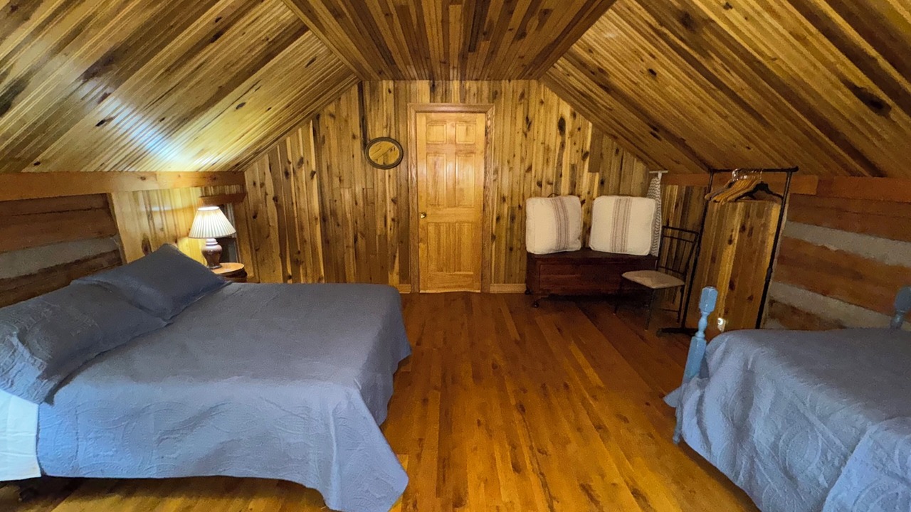 Photo of Bedroom in Frenchburg