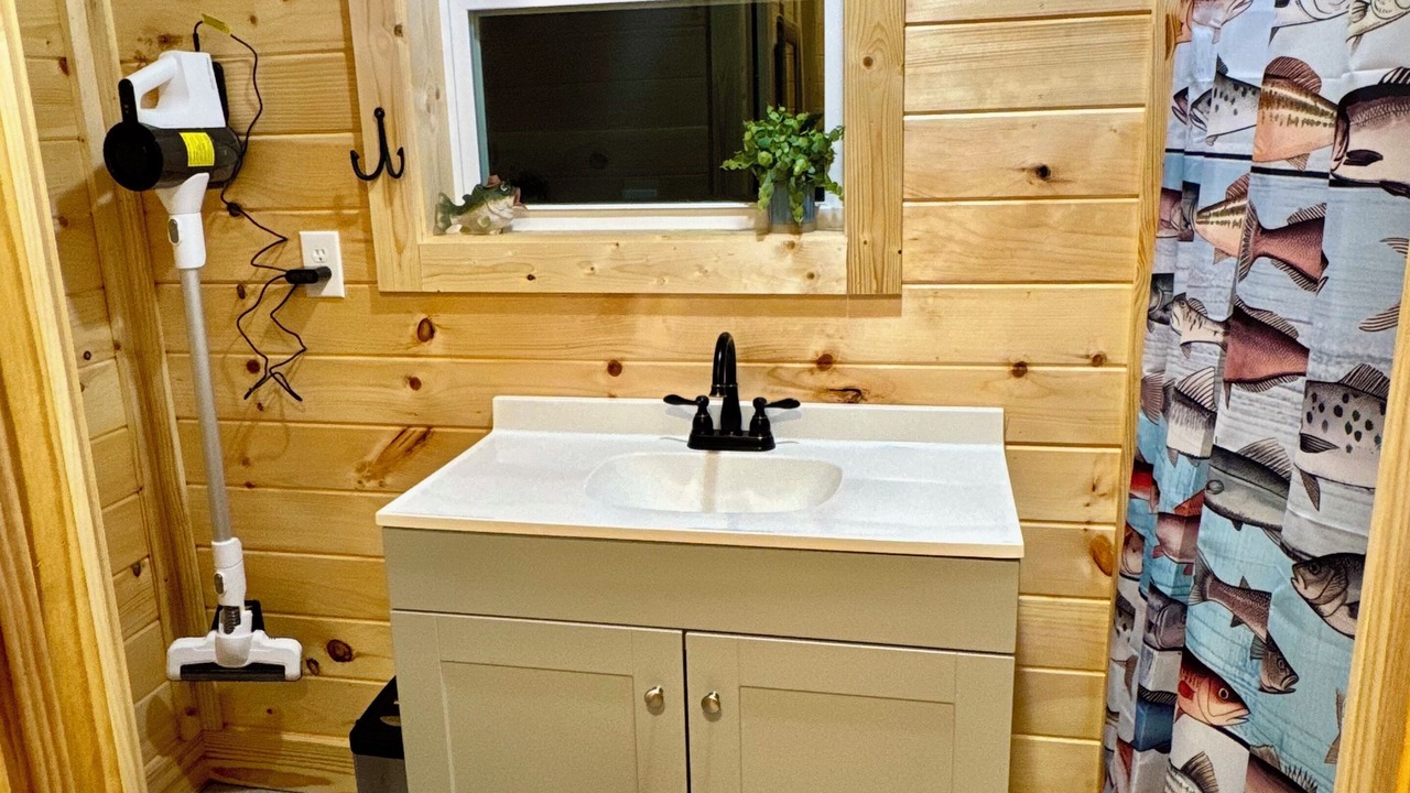 Photo of Bathroom in Newland