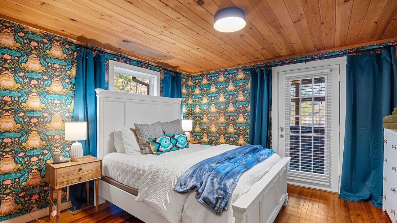 Photo of Bedroom in Black Mountain