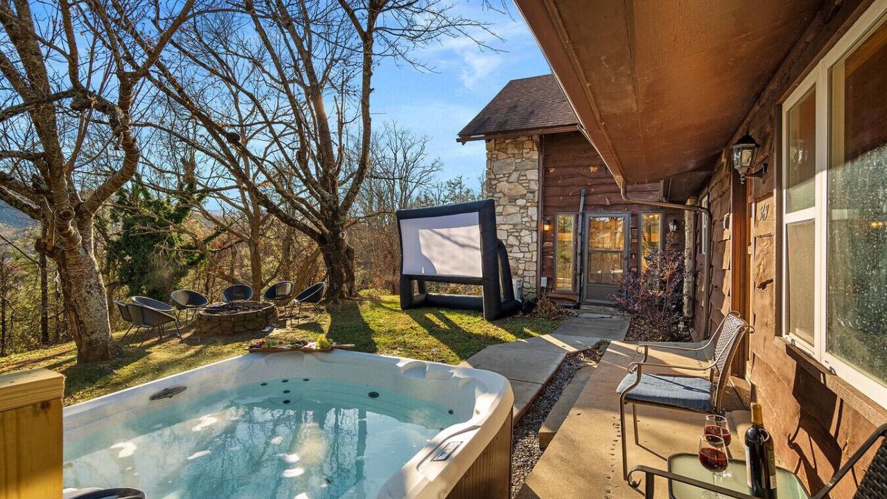 Photo of Outdoor in Black Mountain