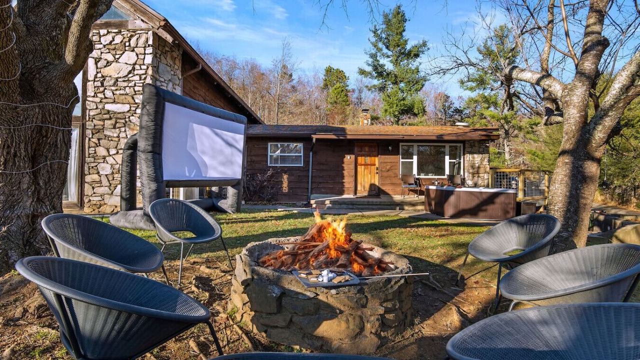 Photo of Outdoor in Black Mountain