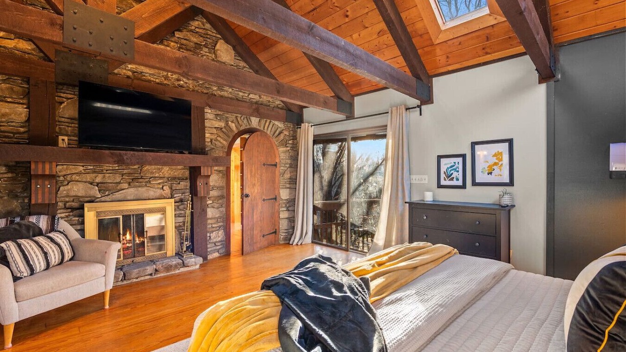 Photo of Bedroom in Black Mountain
