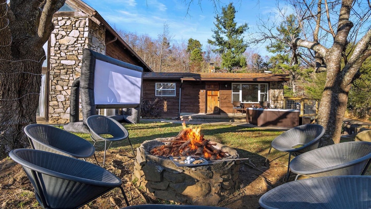 Photo of Outdoor in Black Mountain