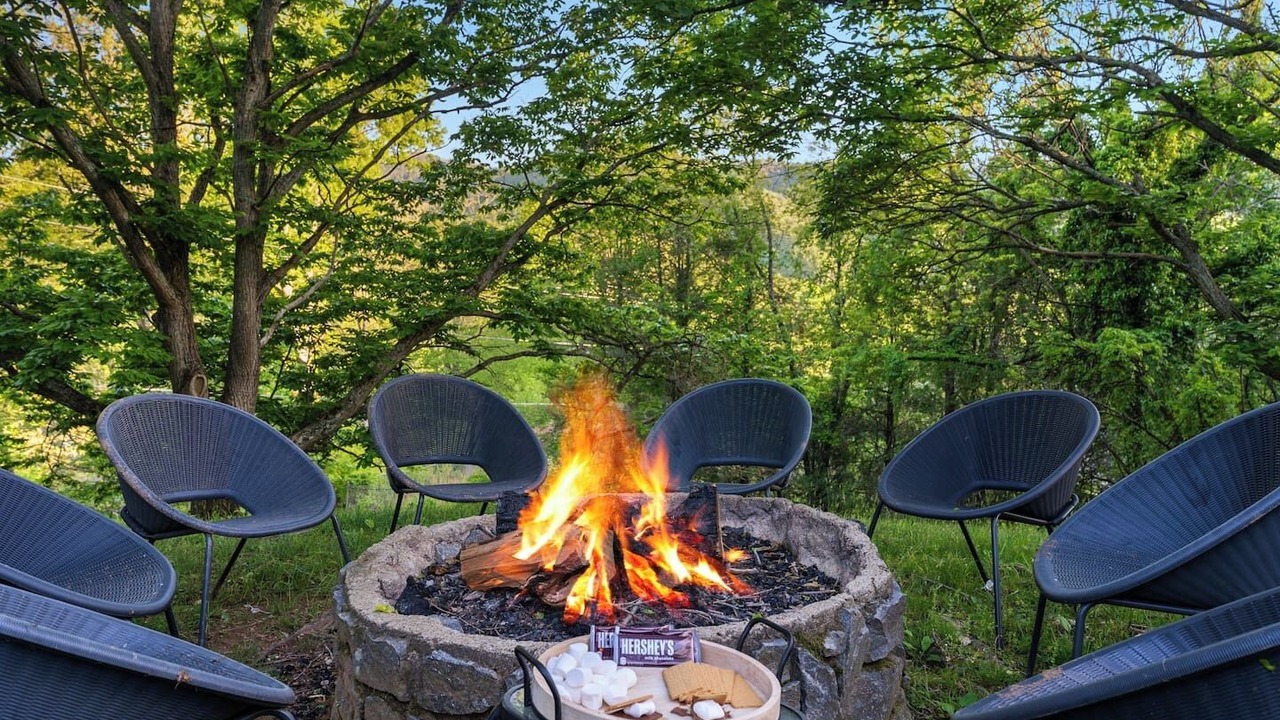 Photo of Outdoor in Black Mountain