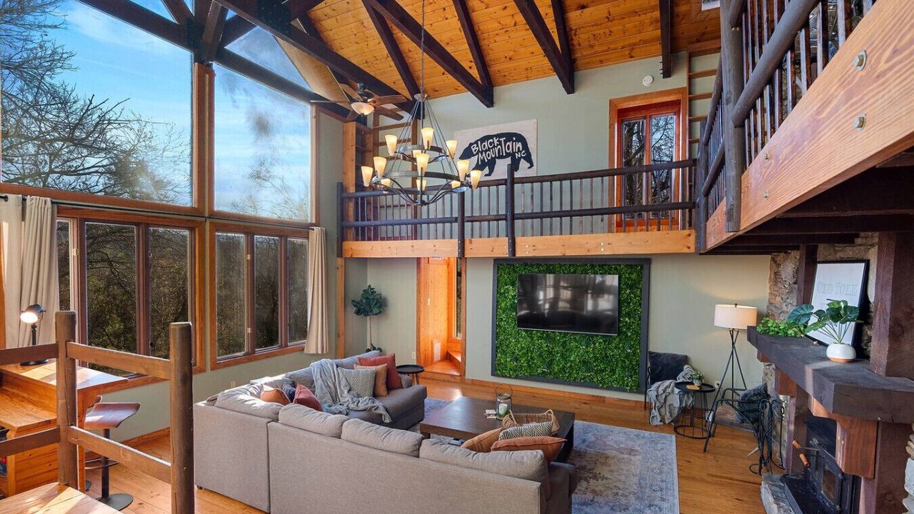 Photo of Livingroom in Black Mountain