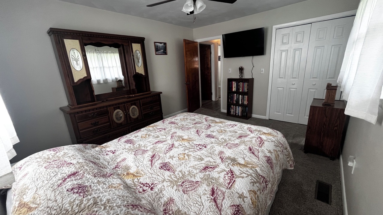 Photo of Bedroom in Bluff City