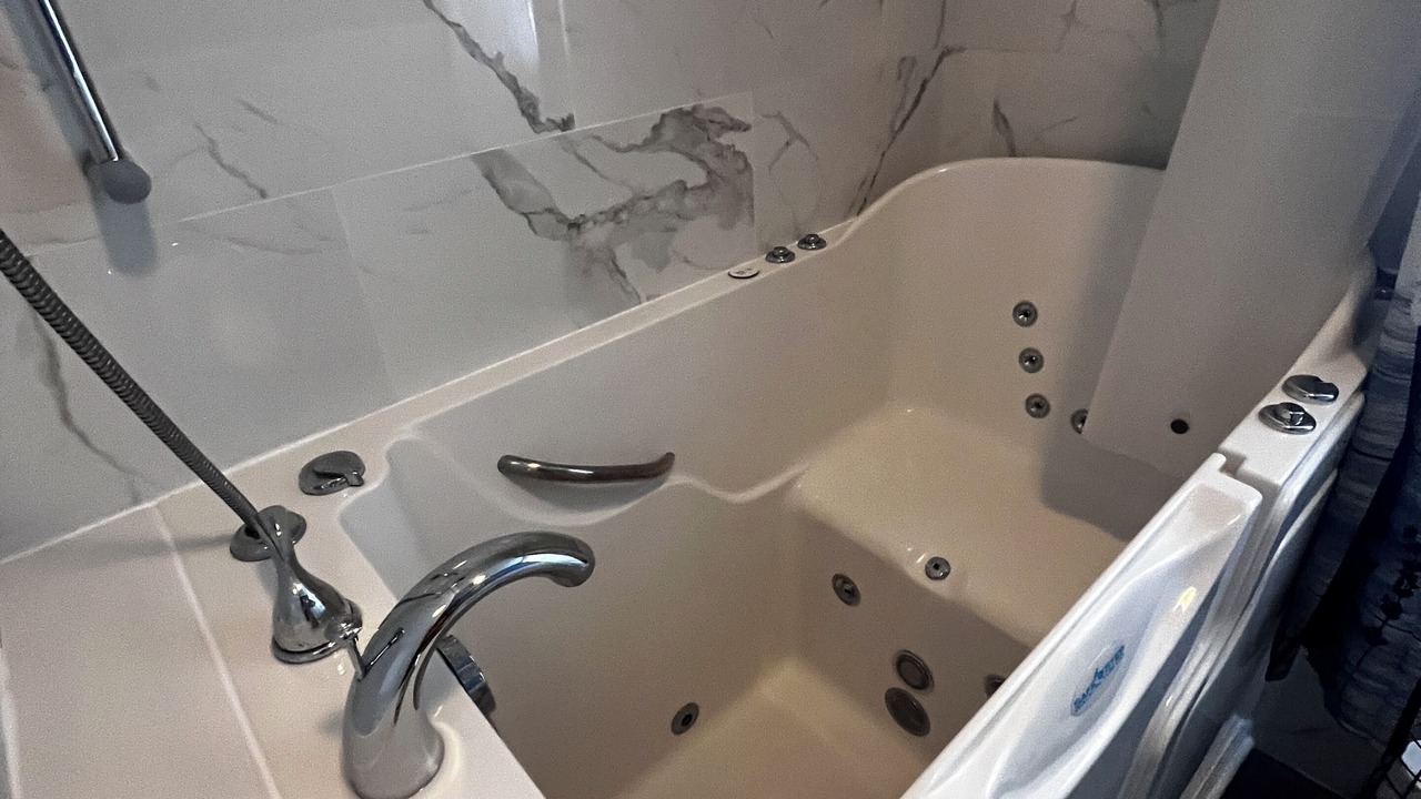 Photo of Bathroom in Bluff City