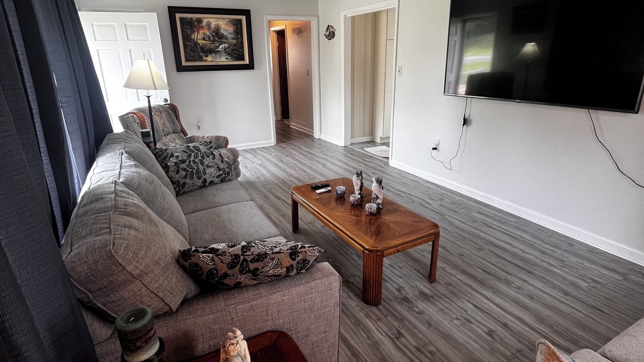 Photo of Livingroom in Bluff City
