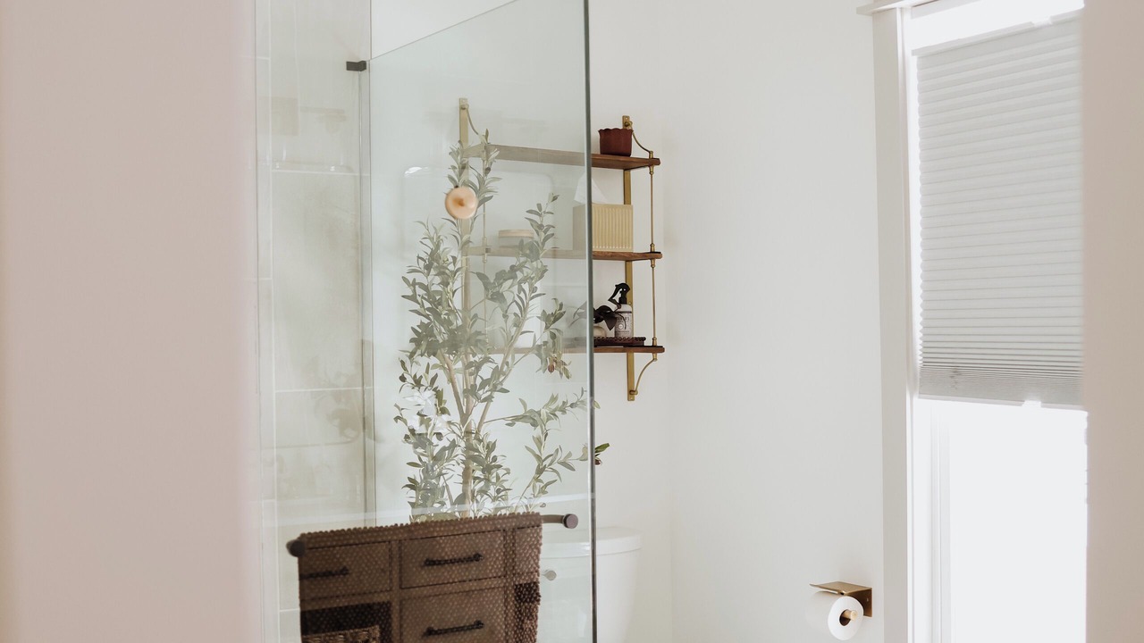 Photo of Bathroom in Crittenden