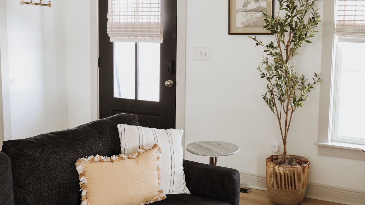 Photo of Livingroom in Crittenden
