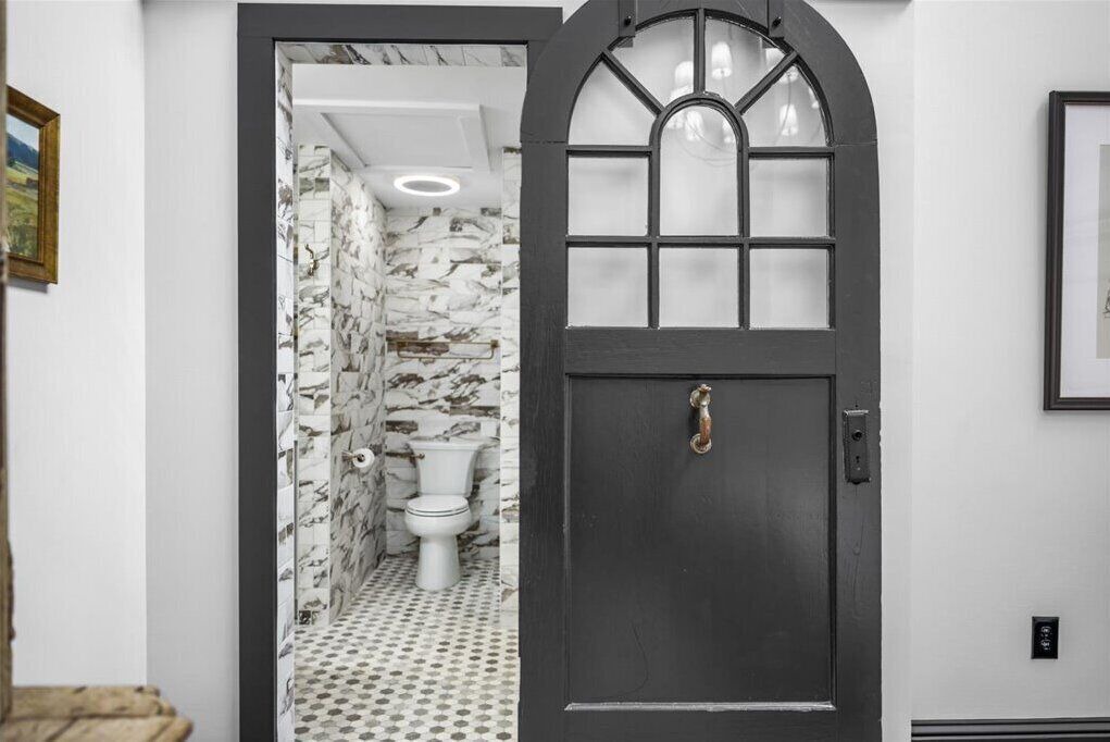 Photo of Bathroom in Old City