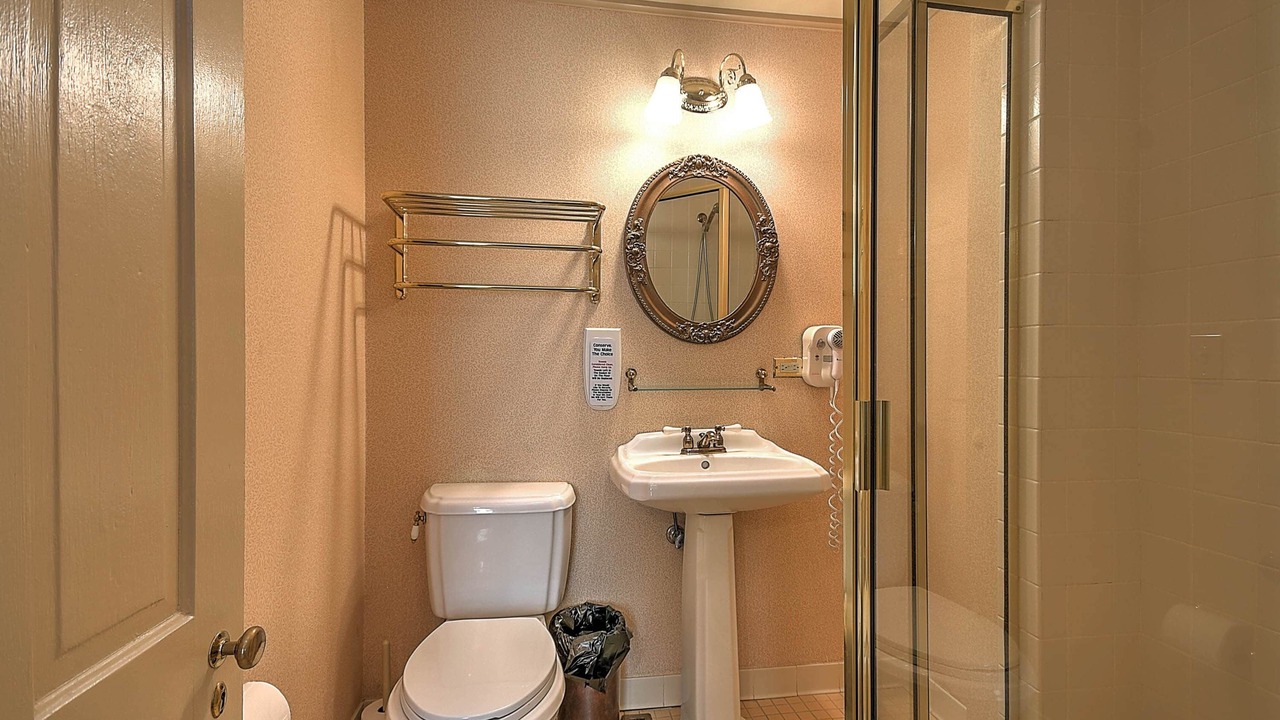 Photo of Bathroom in Jonesborough