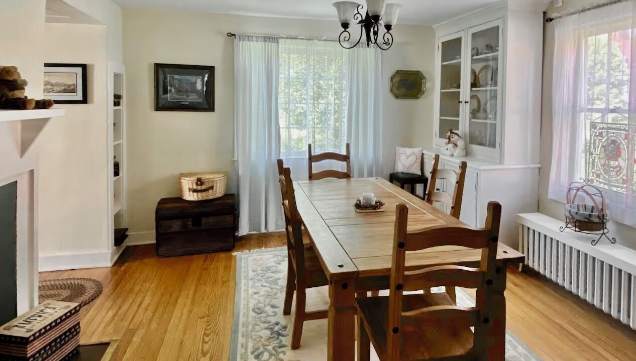 Photo of Livingroom in Harpers Ferry