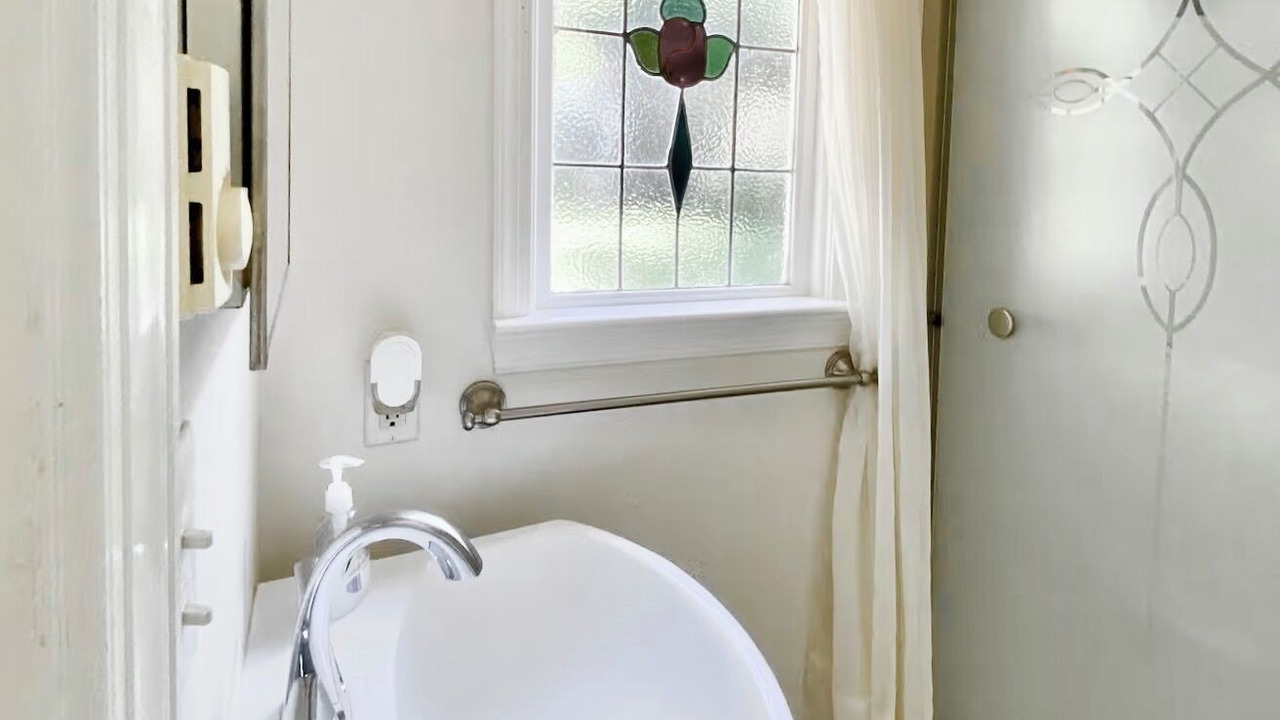 Photo of Bathroom in Harpers Ferry