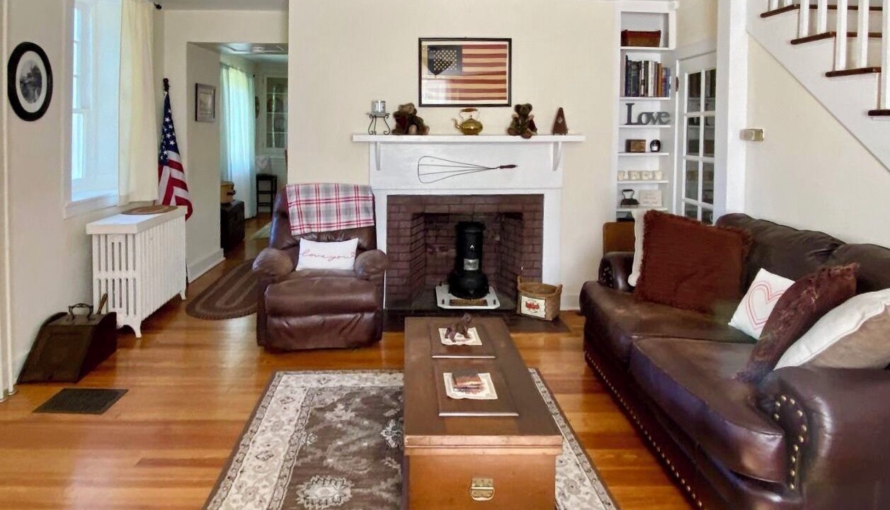 Photo of Livingroom in Harpers Ferry