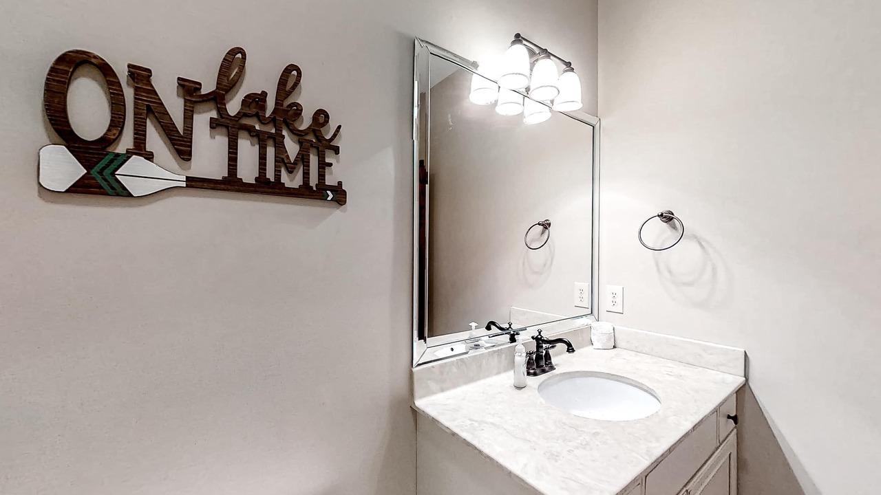 Photo of Bathroom in Andersonville