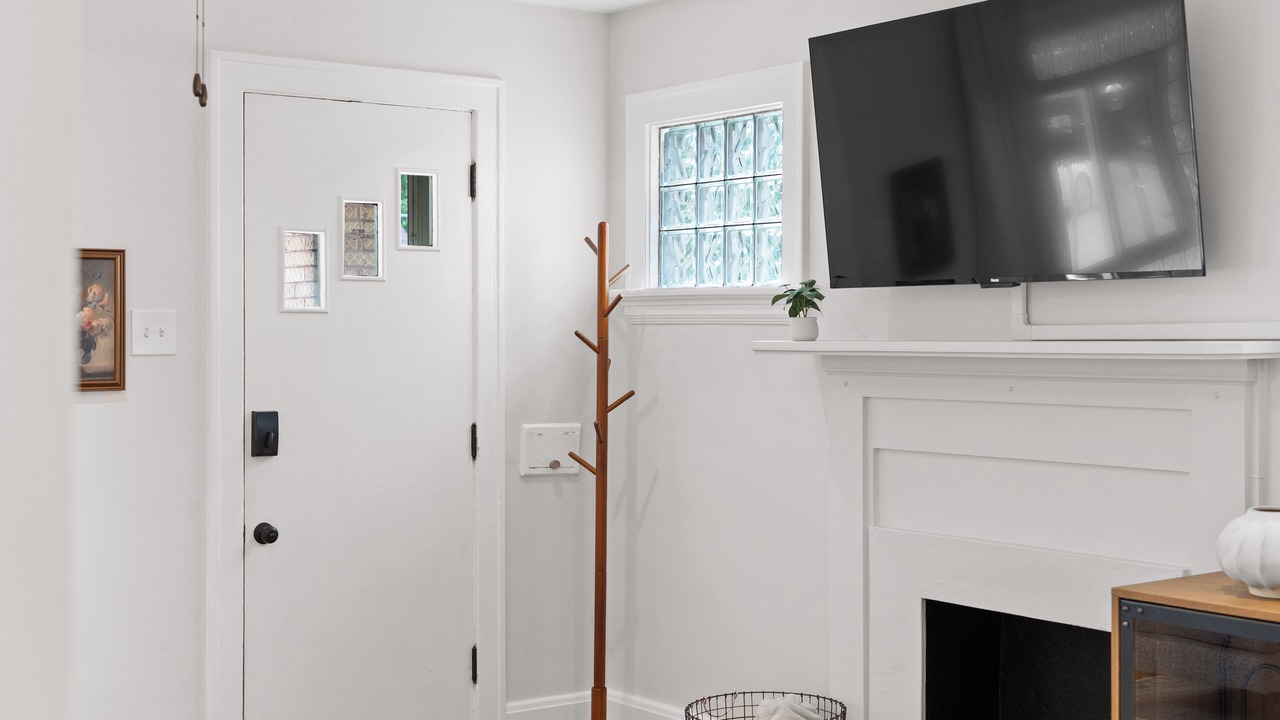 Photo of Bedroom in Roselawn Finance