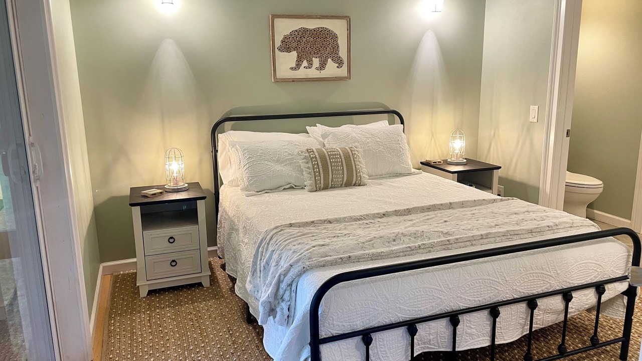 Photo of Bedroom in Glade Valley