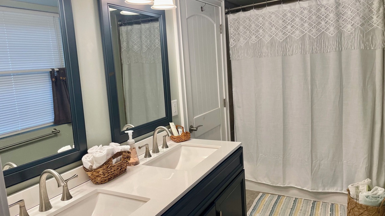 Photo of Bathroom in Glade Valley