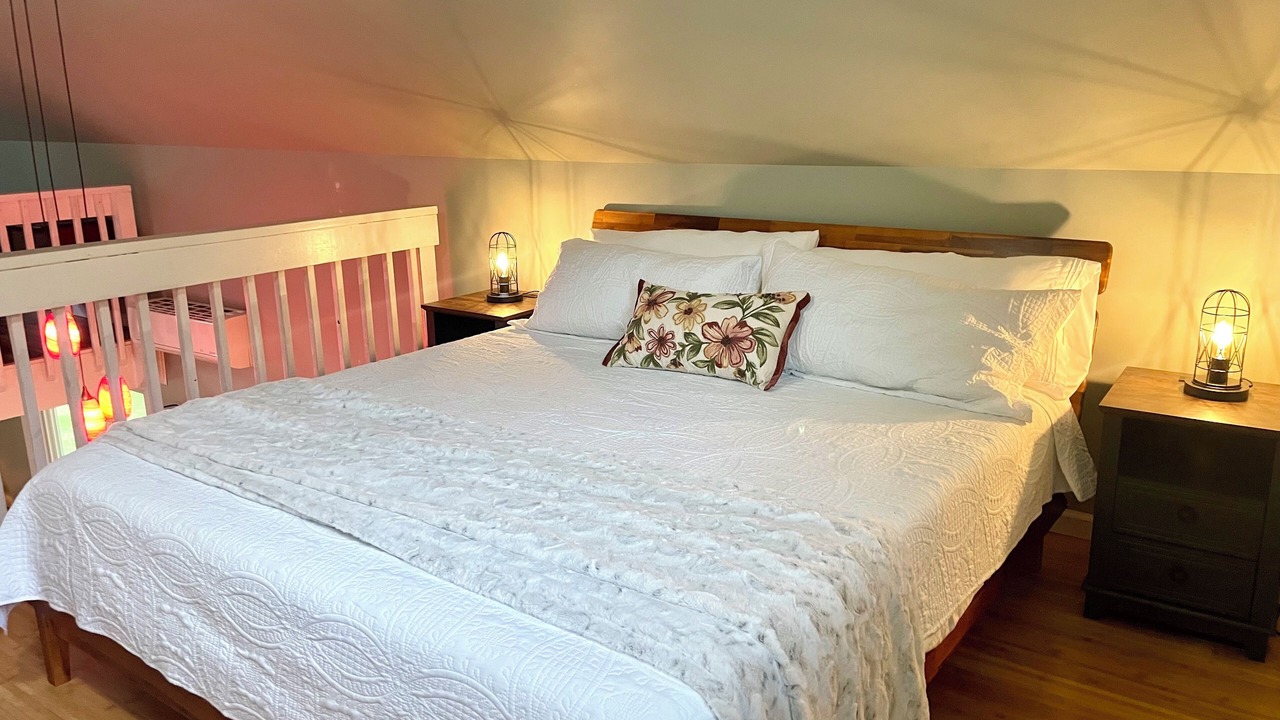 Photo of Bedroom in Glade Valley