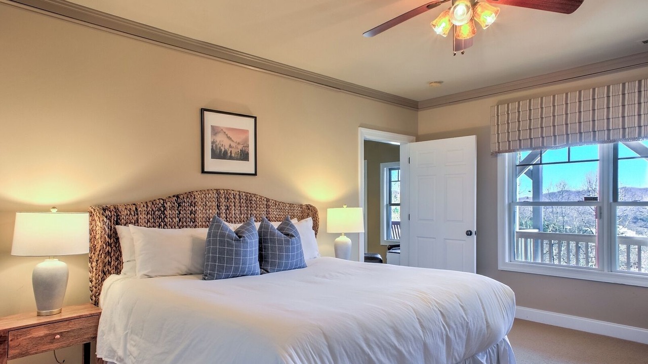 Photo of Bedroom in Swannanoa
