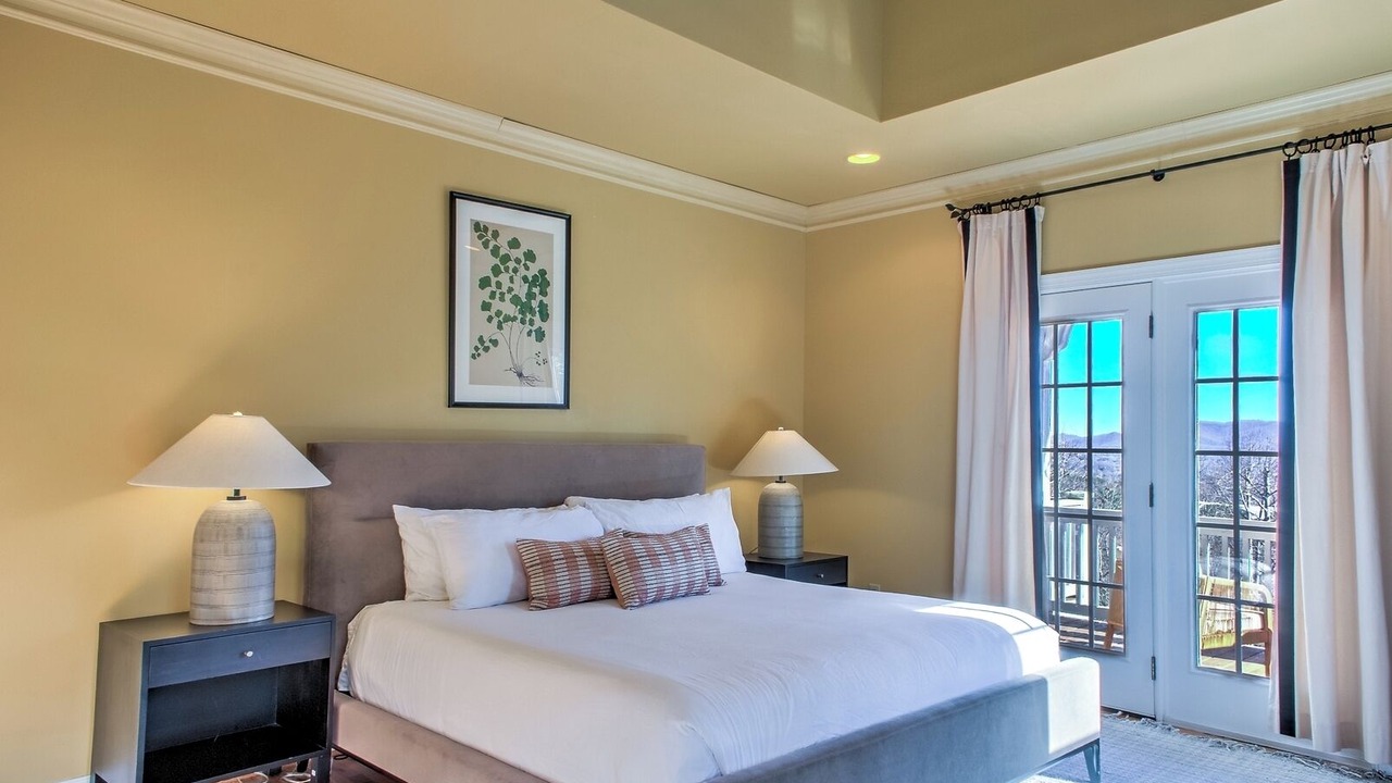 Photo of Bedroom in Swannanoa