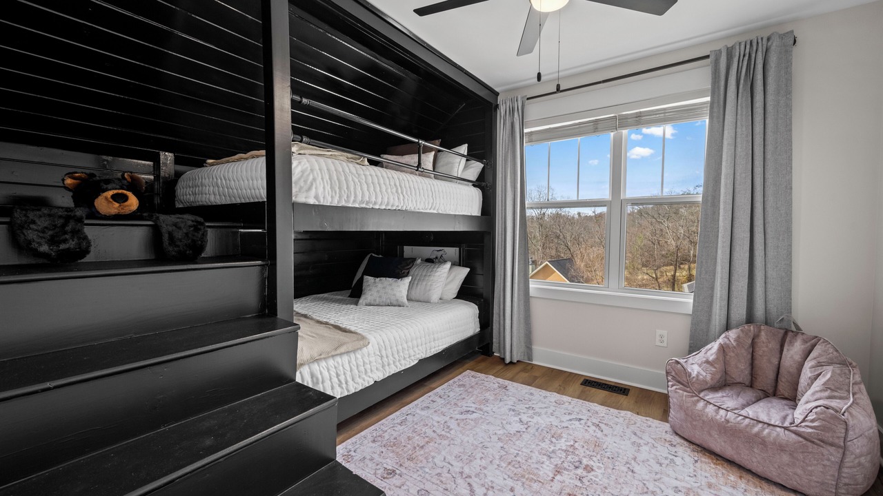 Photo of Bedroom in Swannanoa