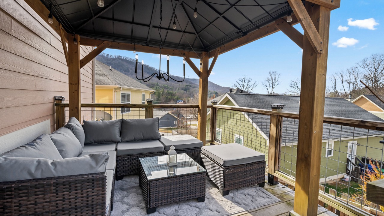 Photo of Patio Balcony in Swannanoa