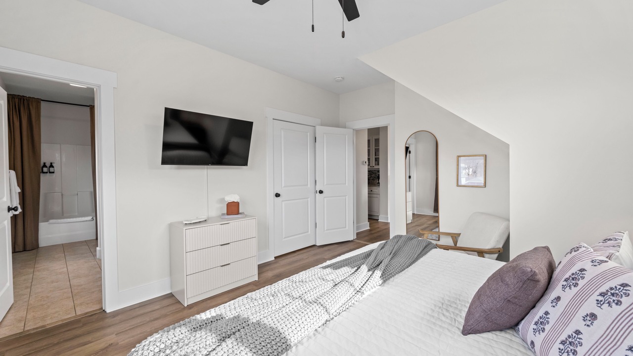 Photo of Bedroom in Swannanoa