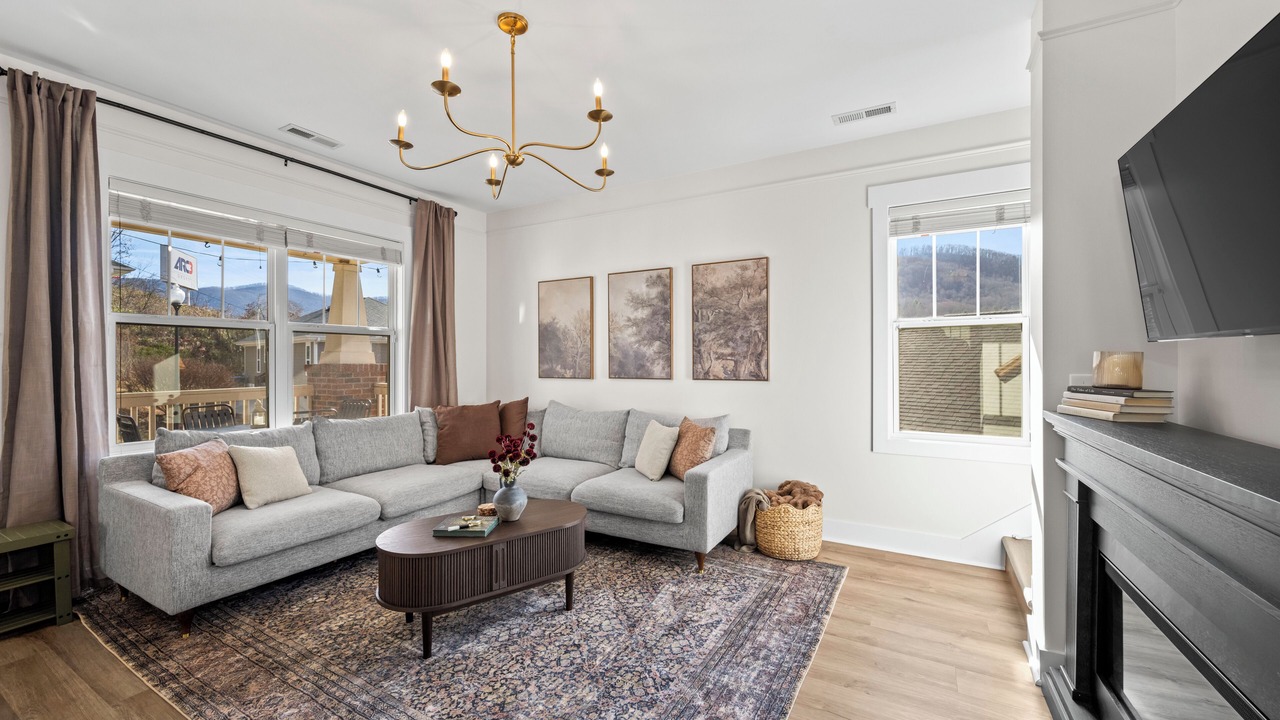 Photo of Livingroom in Swannanoa